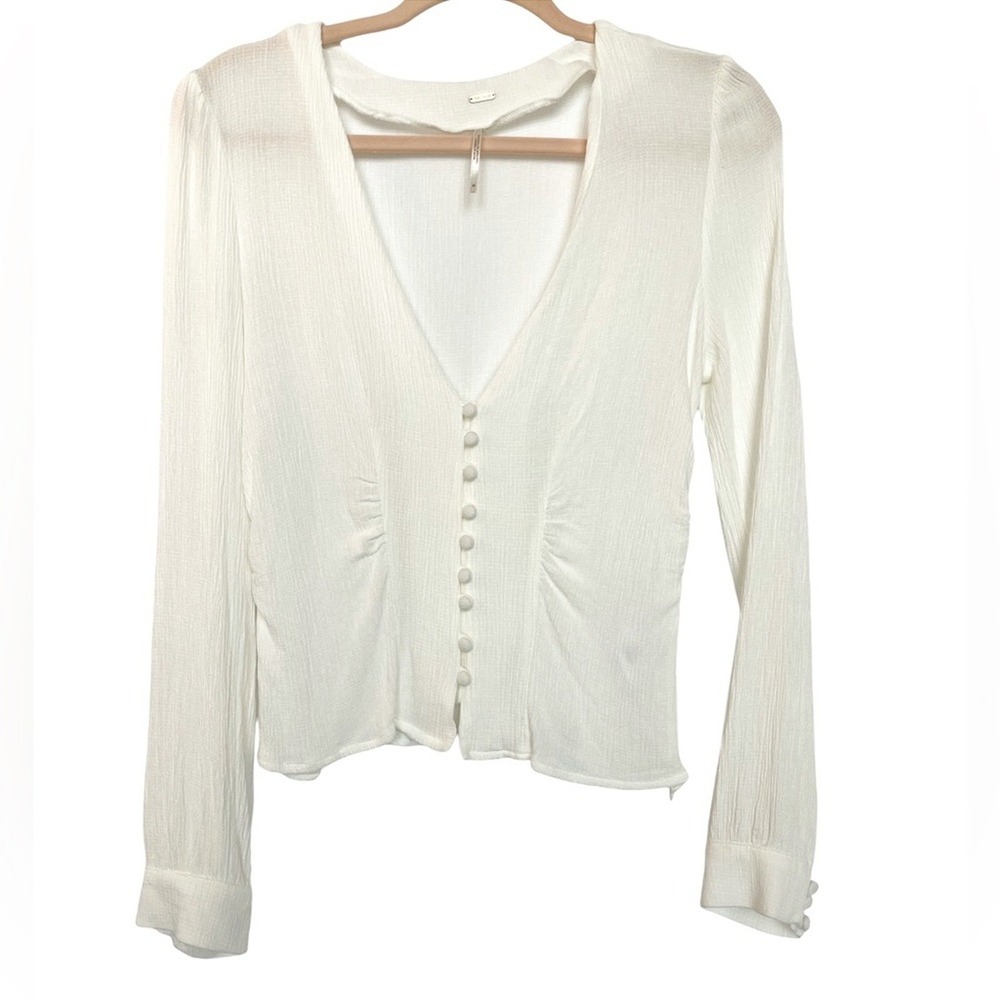 Free People top size M cream ivory button front cuffed long sleeve ruched sides